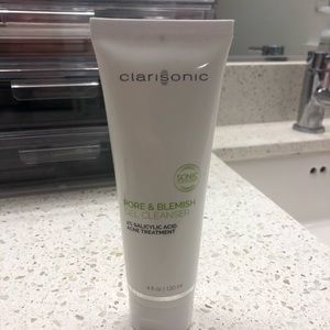 New Clarisonic pore and blemish cleanser